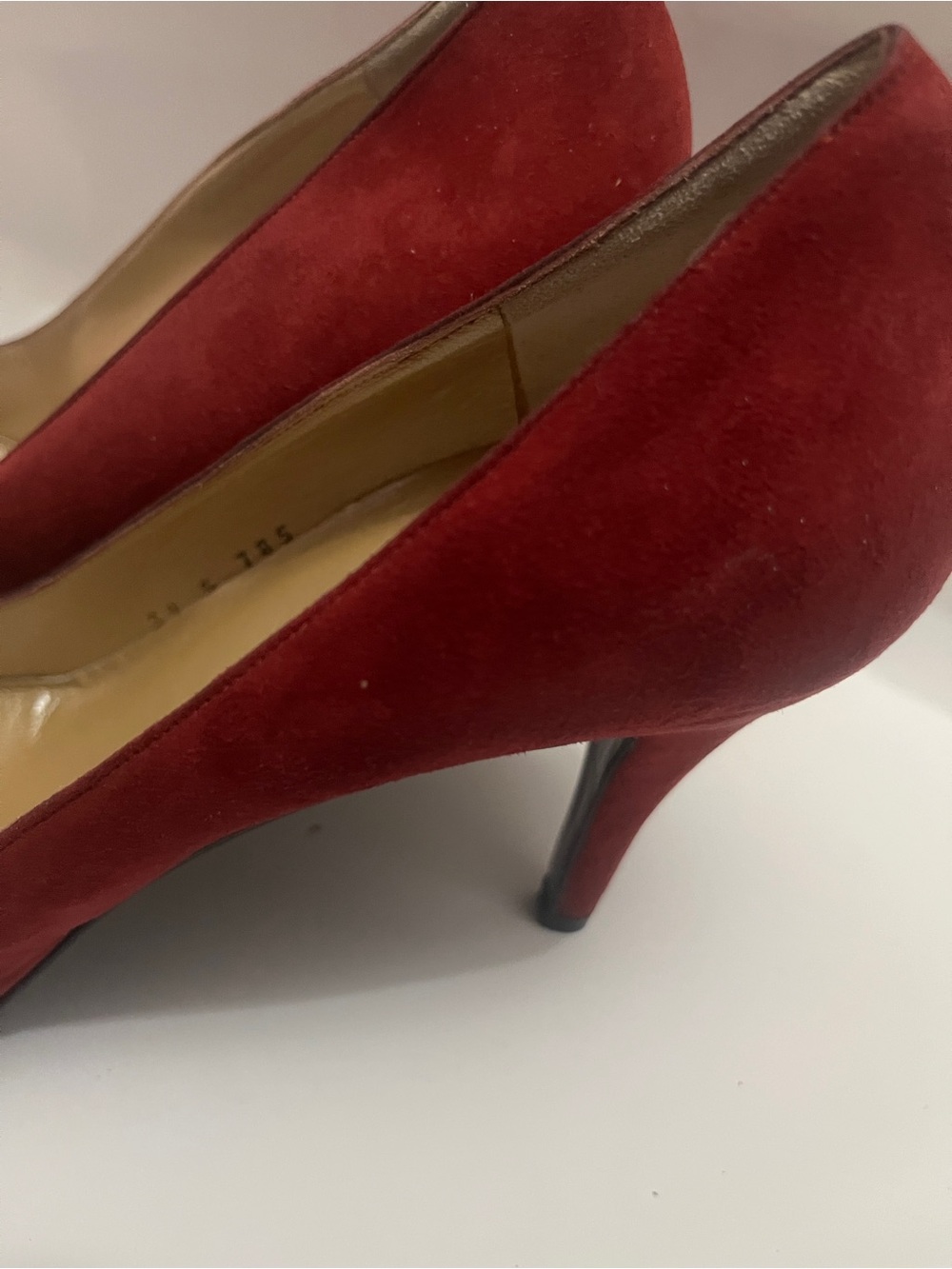St. John Burgundy Suede Pointed-Toe Pumps Made In Italy Size 39 (8-8.5W) - Picture 5 of 8